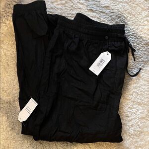 NWT - Women's Universal Standard Shoreline Linen Joggers - Black